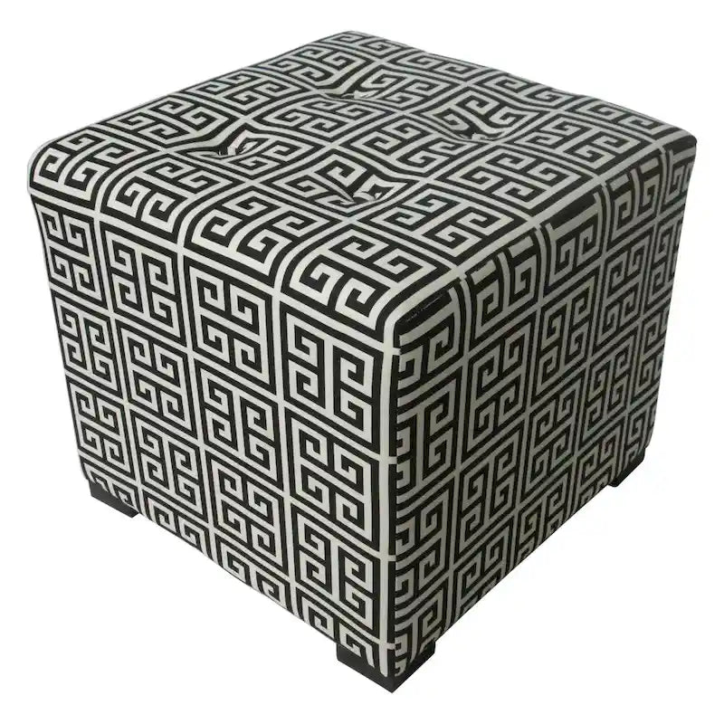 Pouf quadrato trapuntato a 4 bottoni